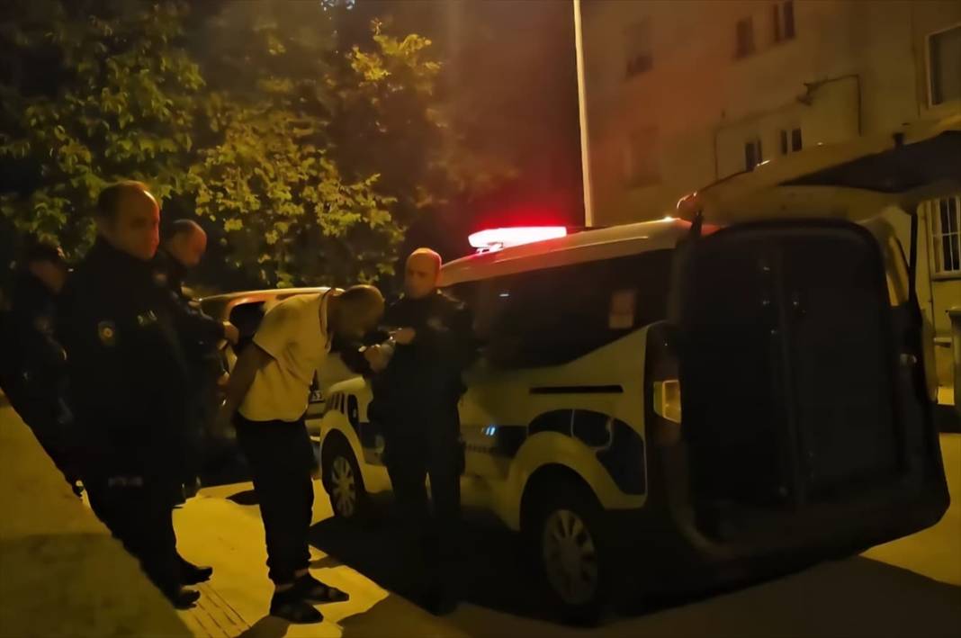 Arkadaşını evine çağırıp kılıç çekti! Rehine operasyonu 2 saat sürdü 5